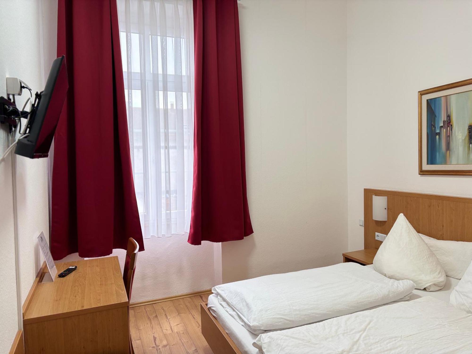 Hotel Restaurant Schwert Kehl Екстер'єр фото