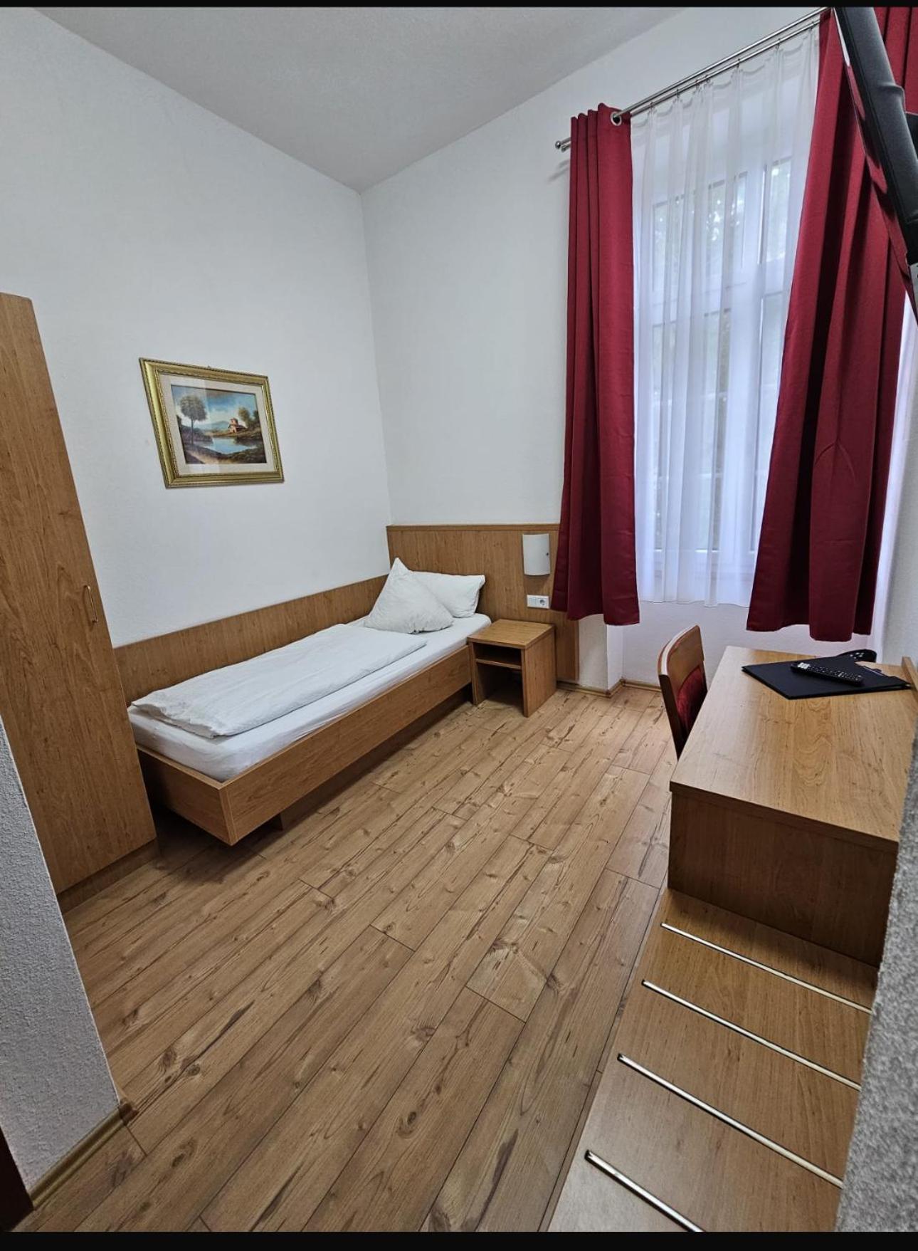 Hotel Restaurant Schwert Kehl Екстер'єр фото