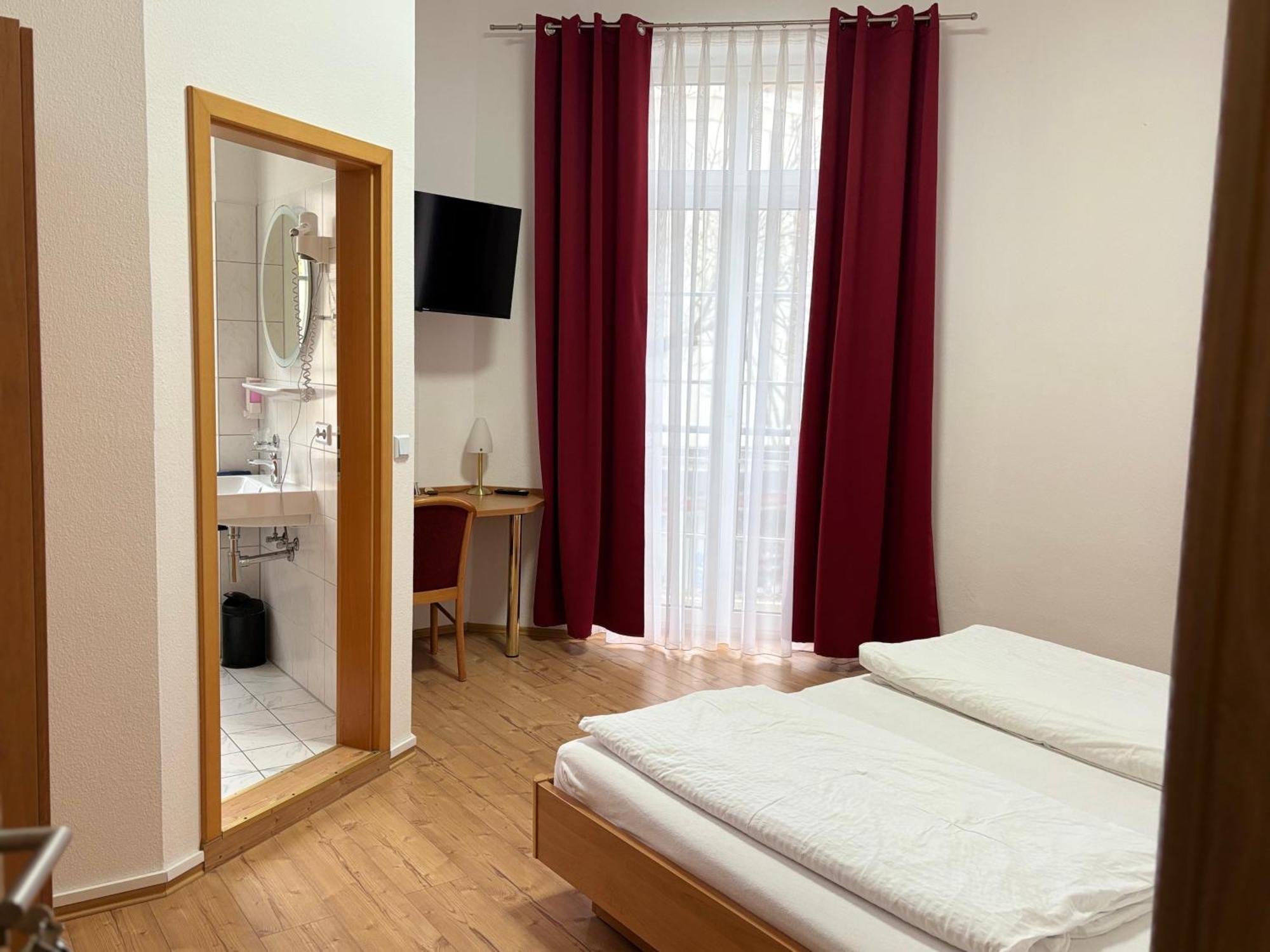 Hotel Restaurant Schwert Kehl Екстер'єр фото