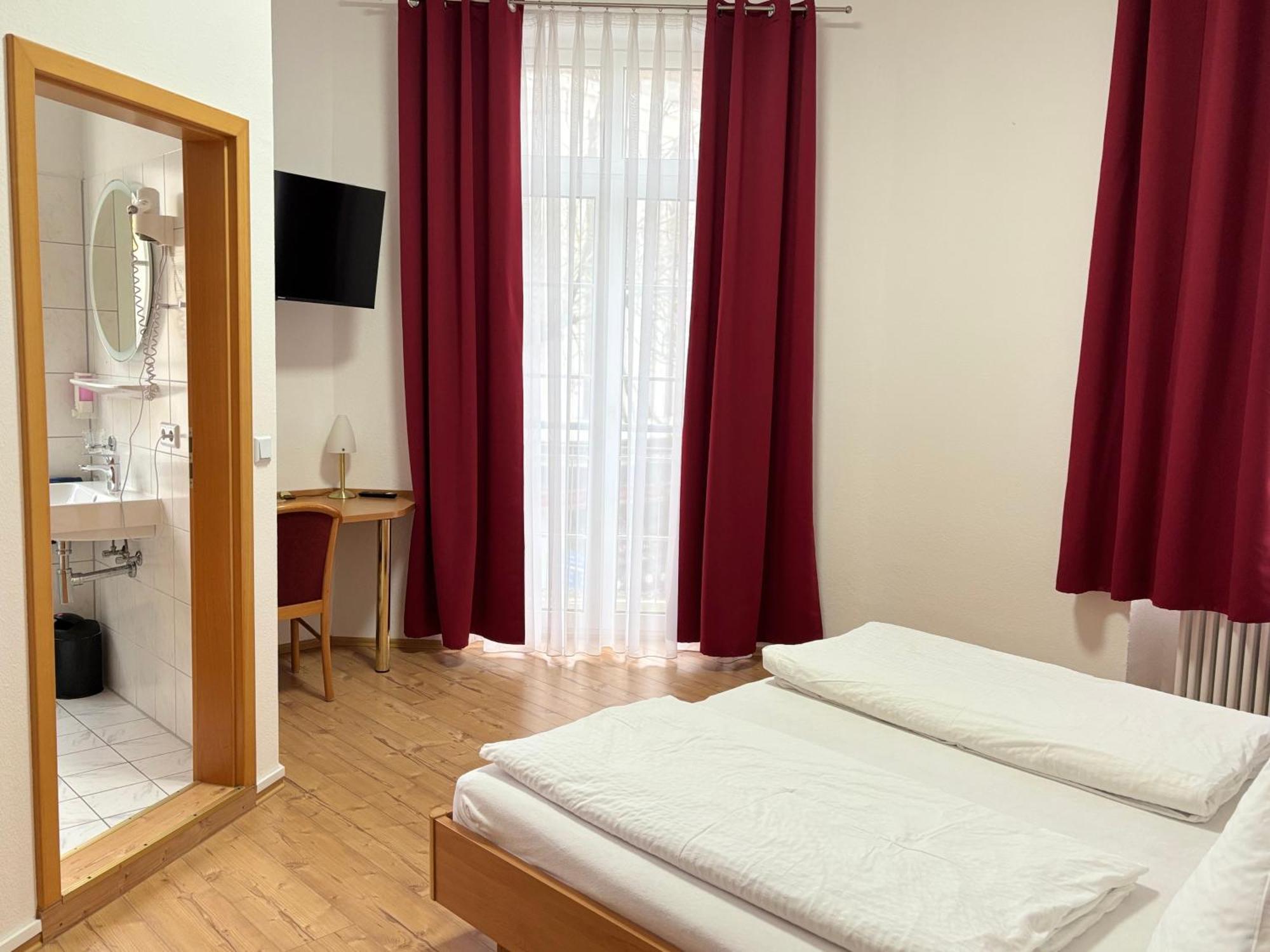 Hotel Restaurant Schwert Kehl Екстер'єр фото