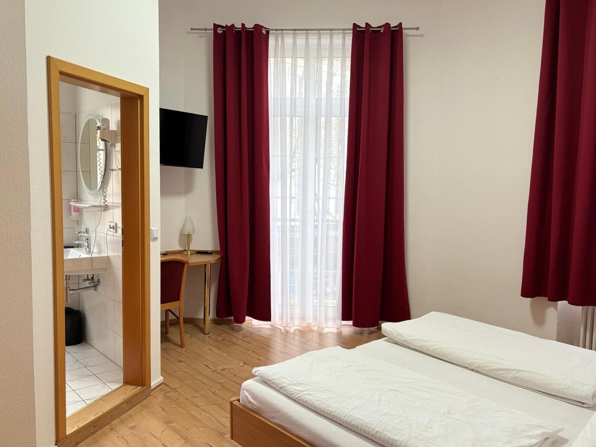 Hotel Restaurant Schwert Kehl Екстер'єр фото